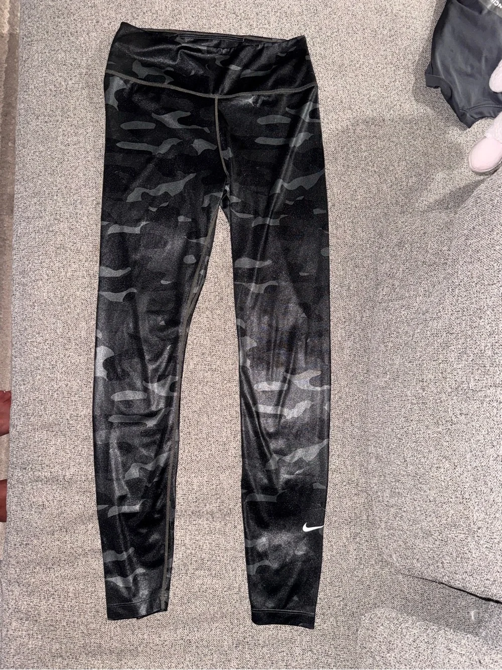 Nike Black Camo High-Rise Leggings